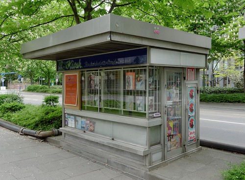 Zeitungskiosk Bockenheimer Landstraße Frankfurt / kiosk-1150957_DxO