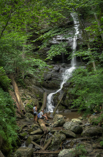 vacation green nature landscape waterfall nationalpark nikon outdoor hiking falls shenandoah hdr d300 landscapephotography 18200mm photomatix doylesriverfalls lowerdoylesriverfalls