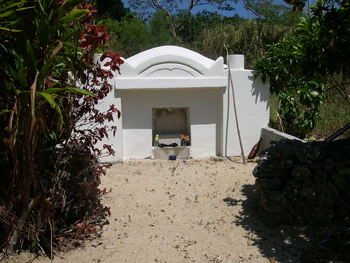 安里屋クヤマの墓２