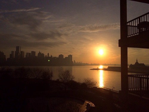 sunrise newjersey jerseycity paulushook iphone5s uploaded:by=flickrmobile flickriosapp:filter=nofilter portsidewesttower