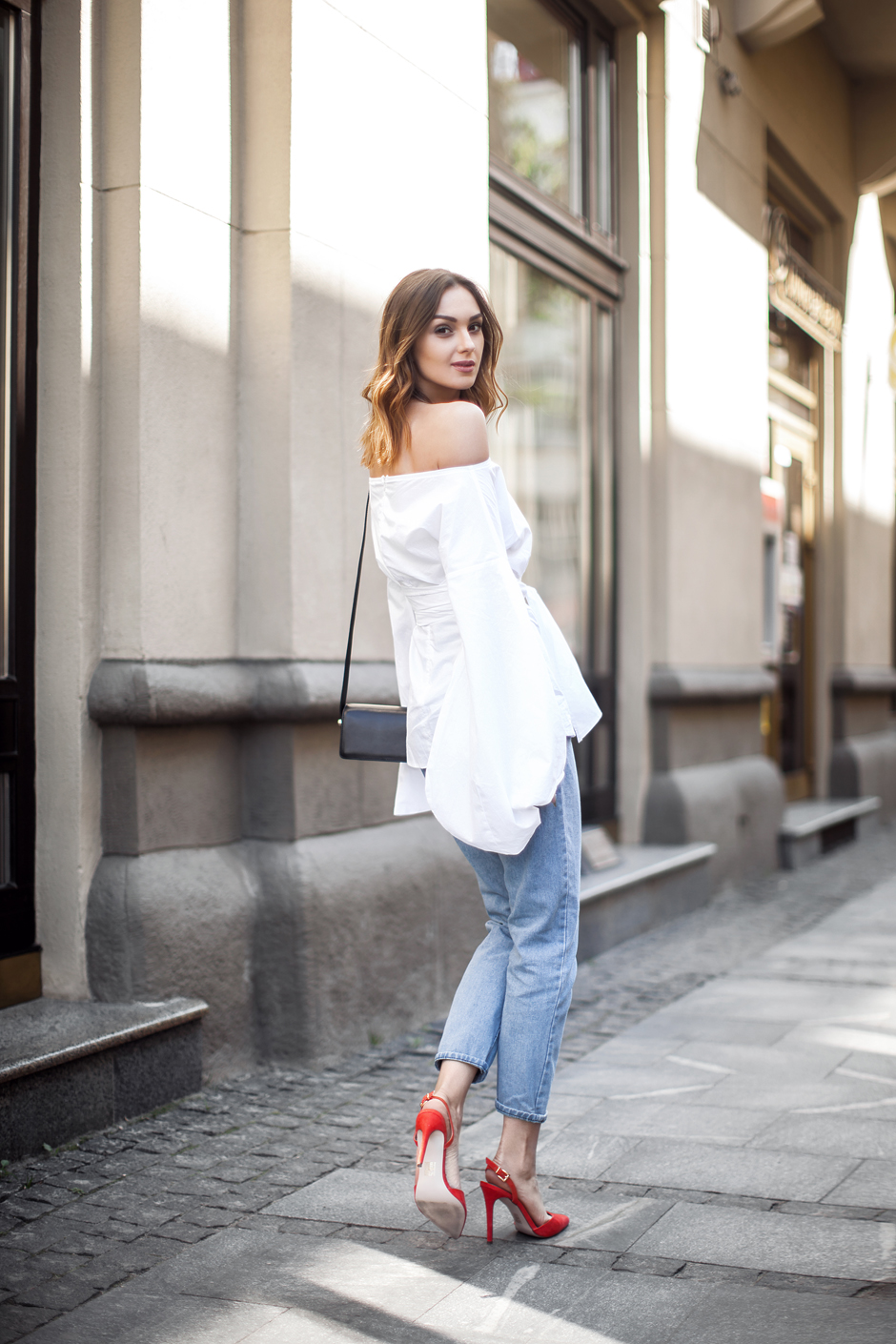 bell-sleeves-top-outfit-street-style