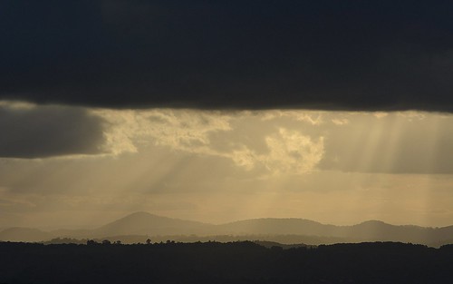 sunlight silhouette landscape countryside shadows australia nsw sunbeams lateafternoon cloudshadow northernrivers muckleeweemountain