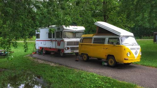iphone lousiville nebraska omaha poptop 1970s campers camper winnebago westfalia westy van volkswagen bus vw