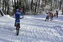Běh, kolo a lyže. V Jablonci se koná závod v zimním triatlonu