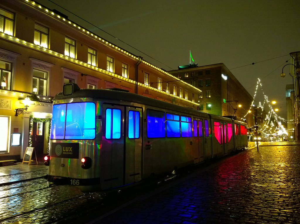 Lux Helsinki valaisi lumettoman kaupungin