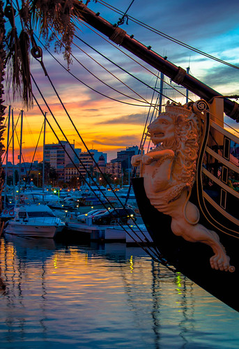 sunset sea vacation sky cloud holiday colour reflection tourism water marina boats gold coast boat seaside saturated spain nikon ship harbour mascot alicante spanish saturation bluehour colourful nikkor vignetting lightroom 18105 d90