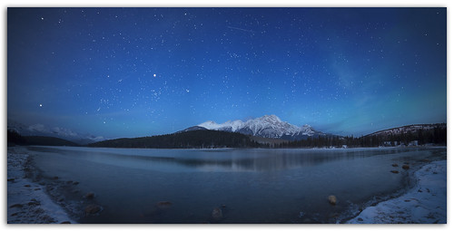 winter canada reflection stars alberta jaspernationalpark pyramidmountain patricialake ef14mmf28liiusm
