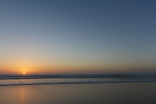 sunset sea sun moon water sand surf waves australia victoria luna phillipisland scapes crashing