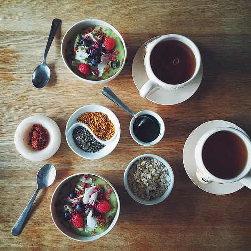 Breakfast of #Imbolc champions. Chia pudding smoothie bowls. All of the garnishes. And tea. #froothie #jumpstart15
