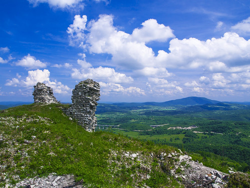sky mountain castle nature stone clouds landscape ruins croatia hr stronghold fortress 2010 hrvatska hrv valey modruš