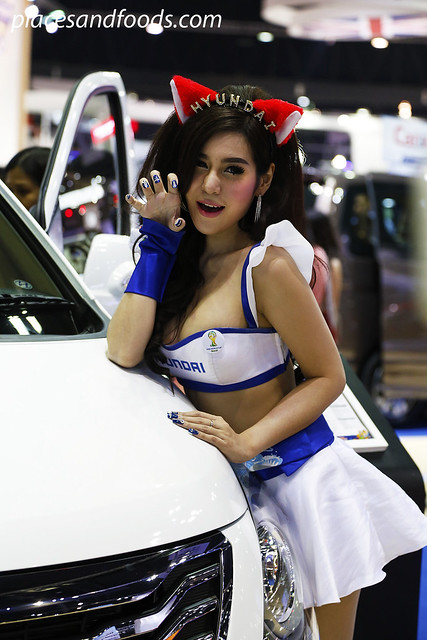 bangkok international motorshow hyundai cat girl
