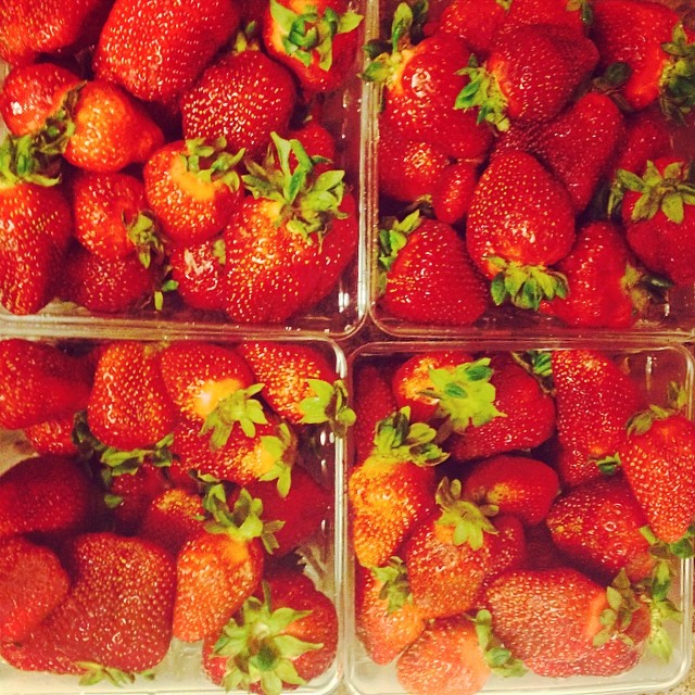 It's the MOST wonderful time! Of the yearrrr! Strawberry season! #yayspring #whatveganseat
