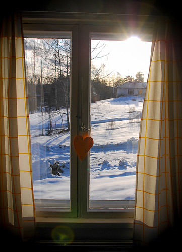 christmas trees houses winter sunset sun sunlight snow cold ice window glass suomi finland lens spring frost heart flare curtains mick finnish dunne padasjoki mickdunne