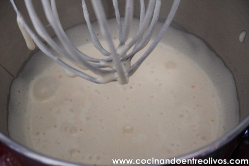 Brazo de gitano de queso cabrales, jamón y huevo hilado www.cocinandoentreolivos (5)