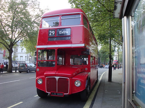Timebus RML2389 on Route 29, Trafalgar Square