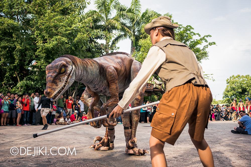 Universal Studios Singapore - Hollywood Dreams Parade - Jurassic Park