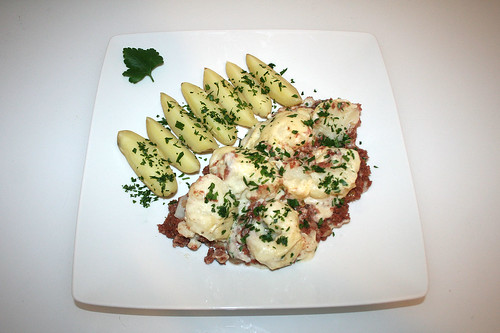 50 - Cauliflower corned beef casserole - Served / Blumenkohl Corned beef Auflauf - Serviert