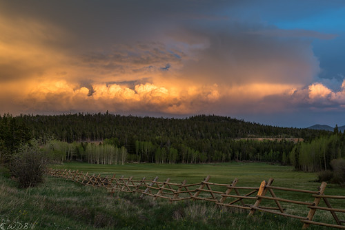 sunset fence colorado thunderstorm rockymountains frontrange cumuluscloud
