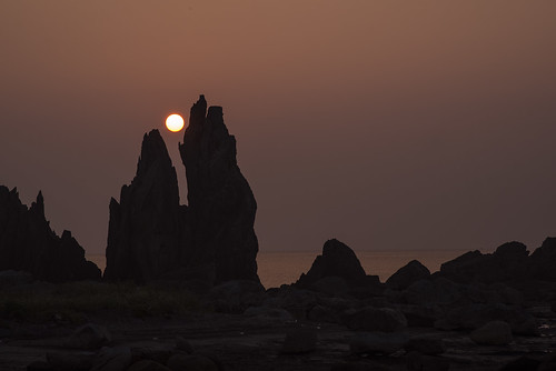 rock japan digital sunrise landscape nikon nippon mf manu manualfocus 125mm voigtländer wakayama crevice d800 kushimoto apolanthar hashikuiiwa