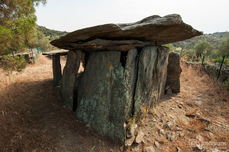 Dolmen de la Creu de Cobertella, el monumento megalítico más grande de Cataluña