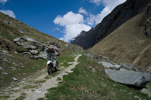 alps bike landscape schweiz switzerland europe suisse hiking 28mm trail motorcycle alpen svizzera wallis valais wanderung 2014 svizra elmaritm suonen ©toniv gredetschtal leicam9 140426 l1015872 wyssasuon
