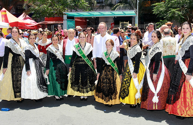 El President de la Generalitat, Alberto Fabra, asiste a la mascletà con motivo de las Hogueras de San Juan. Alicante, 23/06/2013.