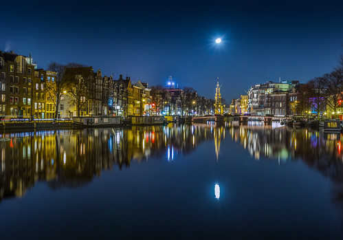 longexposure houses moon reflection water netherlands amsterdam night reflections canal europe nederland thenetherlands canals clear nighttime slowshutter nl nederlands longexpo