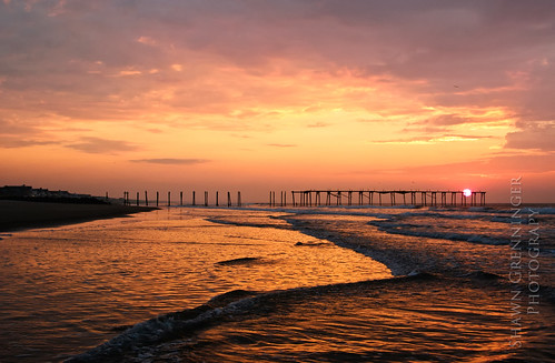 ocean morning sun seascape nature colors june sunrise dawn pier newjersey nikon waves nj 2007 brokenpier