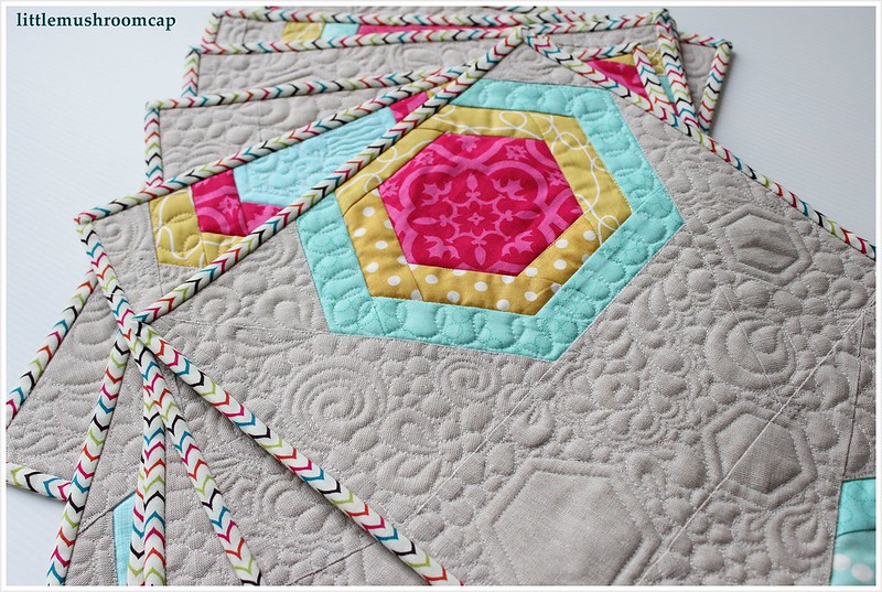 Quilted placemats_ free motion quilting_hexagon