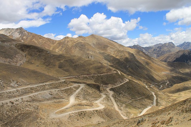 A typical Peruvian road