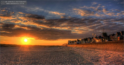sunset shadow sea summer sky cloud sun beach wales clouds reeds ian photography bay sand ray shadows dusk dunes dune north rays seafront garfield hdr barmouth mawddach blueribbonwinner
