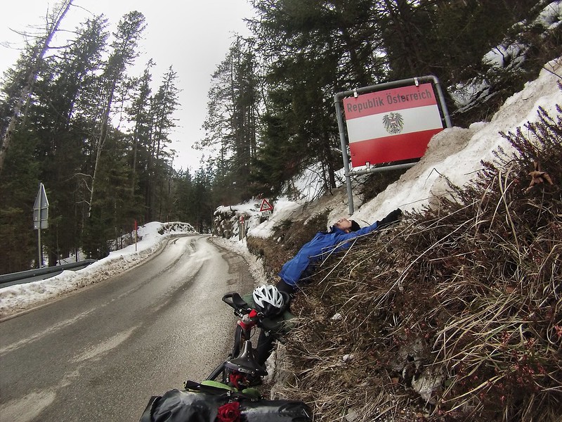 Into the mountains #r2s #adventure #mountains #winter #snow #cycling