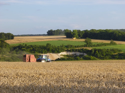 soleil round paysage mur aout tracteur picardie moisson blé baller somme 2013 engins agricoles