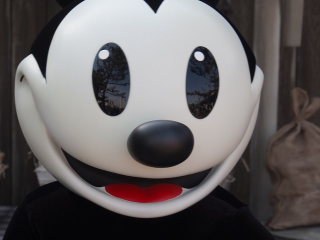 Oswald the Lucky Rabbit meet and greet at Tokyo Disneyland