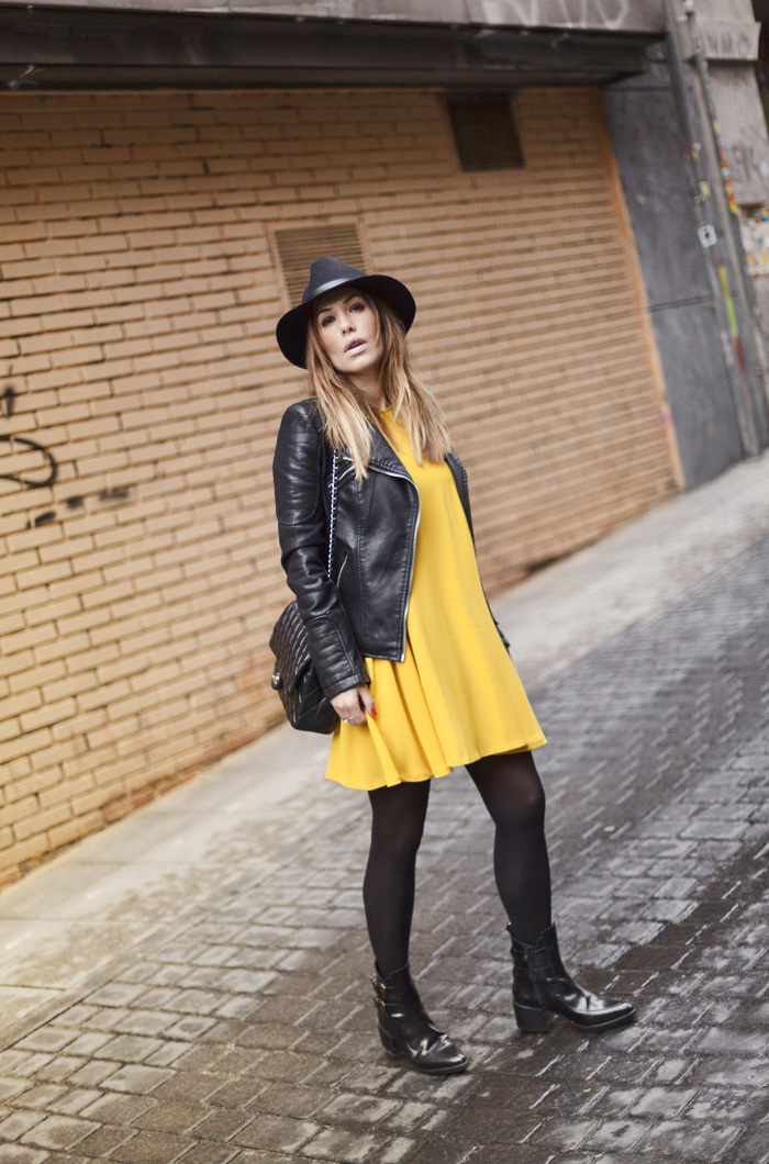 street style barbara crespo cool lemon zara dress chanel bag fashion blogger outfit