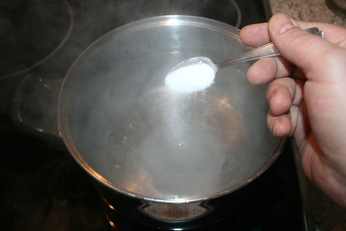 44 - Kartoffelwasser salzen / Salz water for potatoes