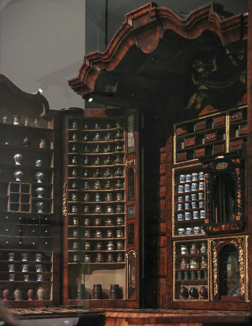 Collector's cabinet, Holland, 1730