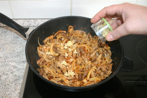 30 - Knoblauch addieren / Add garlic