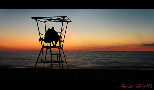 sunset lake ontario canada love beach water silhouette relax hugging sand kissing couple waves mood peace emotion affection outdoor watching romance together blanket romantic lovely lakehuron prettysky grandbend snuggling beutiful lifeguardstation contenment