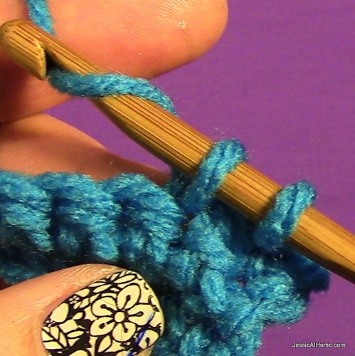 Stitchopedia-Single-Crochet-Yarn-Over