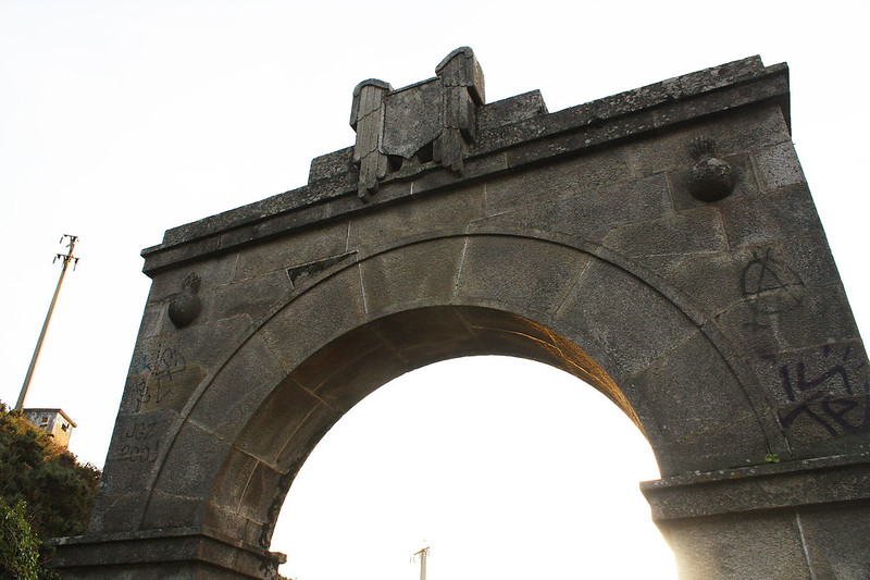 Arco de entrada a la batería