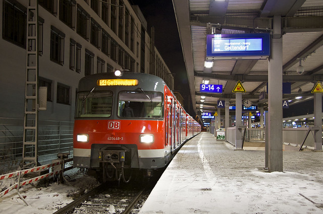 Bis zum Fahrplanwechsel im Dezember gab es planmäßig genau eine Durchfahrt der S-Bahn-Stammstrecke mit einem Zug der Baureihe 420. Wenn nun weitere Garnituren nach München kommen sollten, wird die Fahrt durch den Tunnel wohl wieder alltäglich (Bild: Andy Paula)