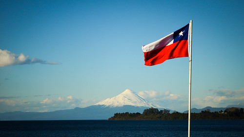 chile landscape volcano flag paisaje bandera costanera puertovaras xregión lagollanquihue surdechile fiestaspatrias volcánosorno banderadechile
