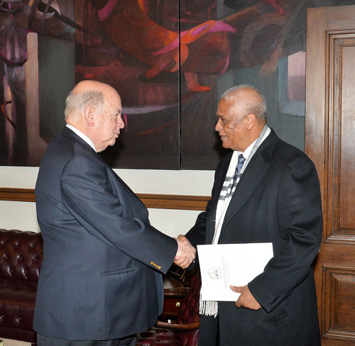 Secretario General de la OEA se reunió con el Observador Permanente de Angola