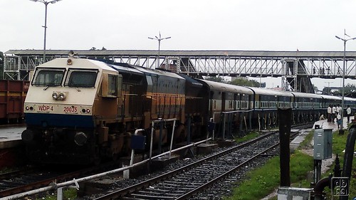station train trains junction locomotive mysore ajmer miraj hubli ubl wdp4