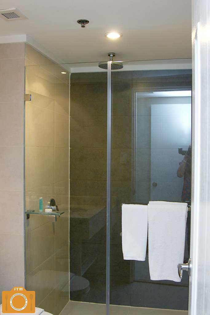 B Hotel Bathroom
