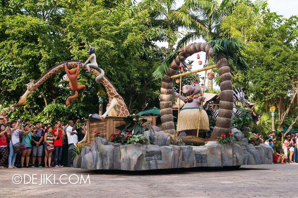 Universal Studios Singapore - Hollywood Dreams Parade - Madagascar