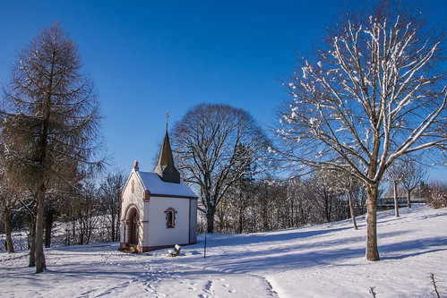 winter snow nature landscapes chapel chapelle luxemburg kapelle arsdorf eisleck lacdelahautesure ardennesluxembourgois ueschdref naturparkuewersauer