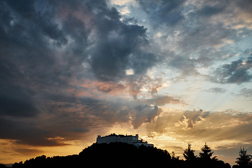 sunset sky cloud salzburg landscape austria sonnenuntergang wolken fujifilm fortress sunbeam festung ngi x100t