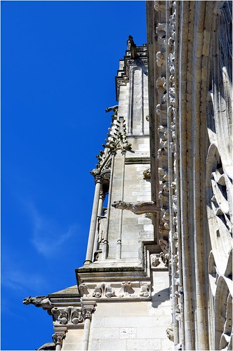 france notredame cathédrale rosace extérieur amiens toits façadeoccidentale
